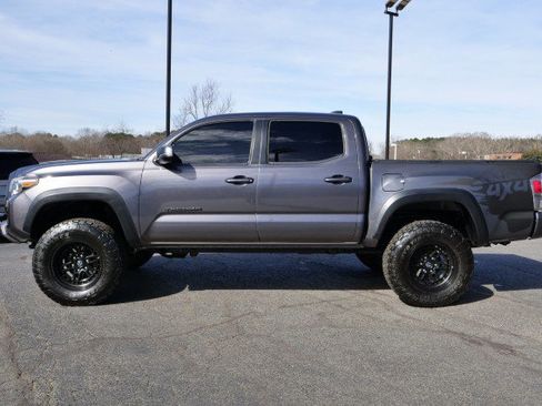 Used 2020 Toyota Tacoma TRD Off-Road w/ Technology Package image 32