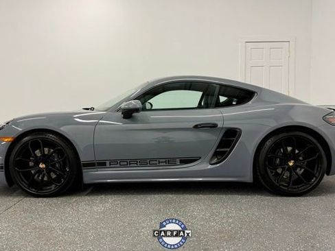 Used 2024 Porsche 718 Cayman image 3