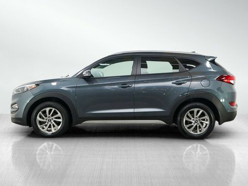 Used 2017 Hyundai Tucson SE Plus AWD/4WD image 2