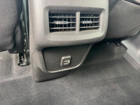 Used 2020 Chevrolet Equinox LT image 10