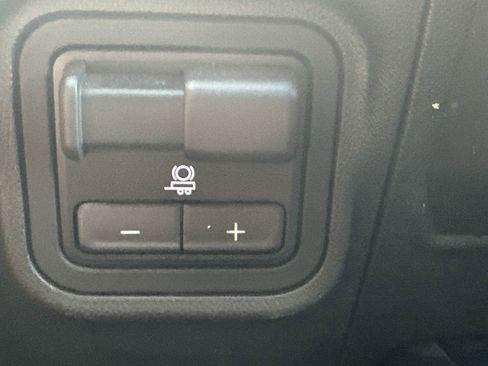 Used 2024 GMC Hummer EV 2X AWD/4WD image 32