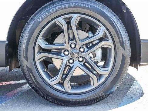 Used 2018 Ford Edge SEL w/ Equipment Group 201A image 9