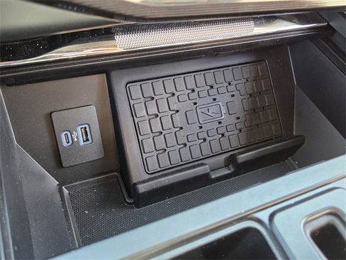 Used 2024 Ford F150 Lightning Platinum image 31