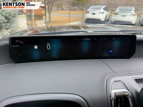 Used 2025 Ford Expedition Max Platinum w/ Stealth Appearance Package image 16