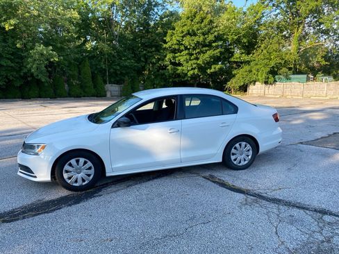 Used 2016 Volkswagen Jetta S FWD image 2