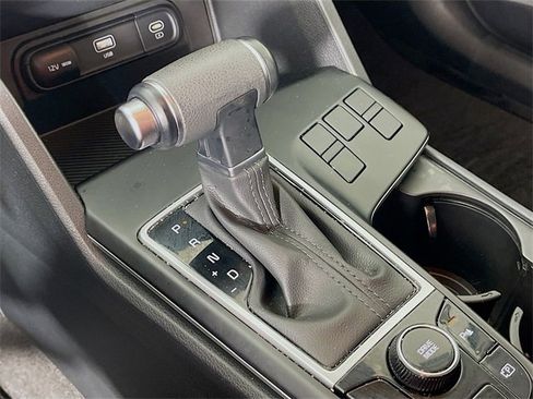 Used 2024 Kia Sportage LX image 17