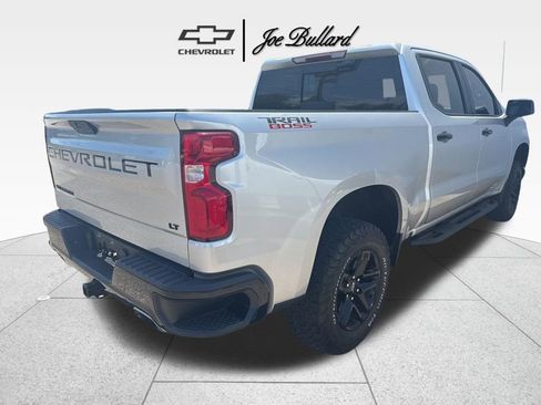 Used 2021 Chevrolet Silverado 1500 LT Trail Boss w/ Convenience Package II image 6