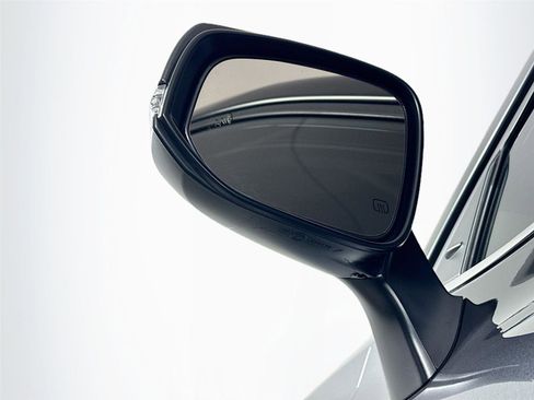 Certified 2023 Toyota Highlander LE image 10