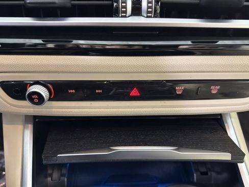 Used 2023 BMW 330i xDrive 330i xDrive w/ Convenience Package image 24