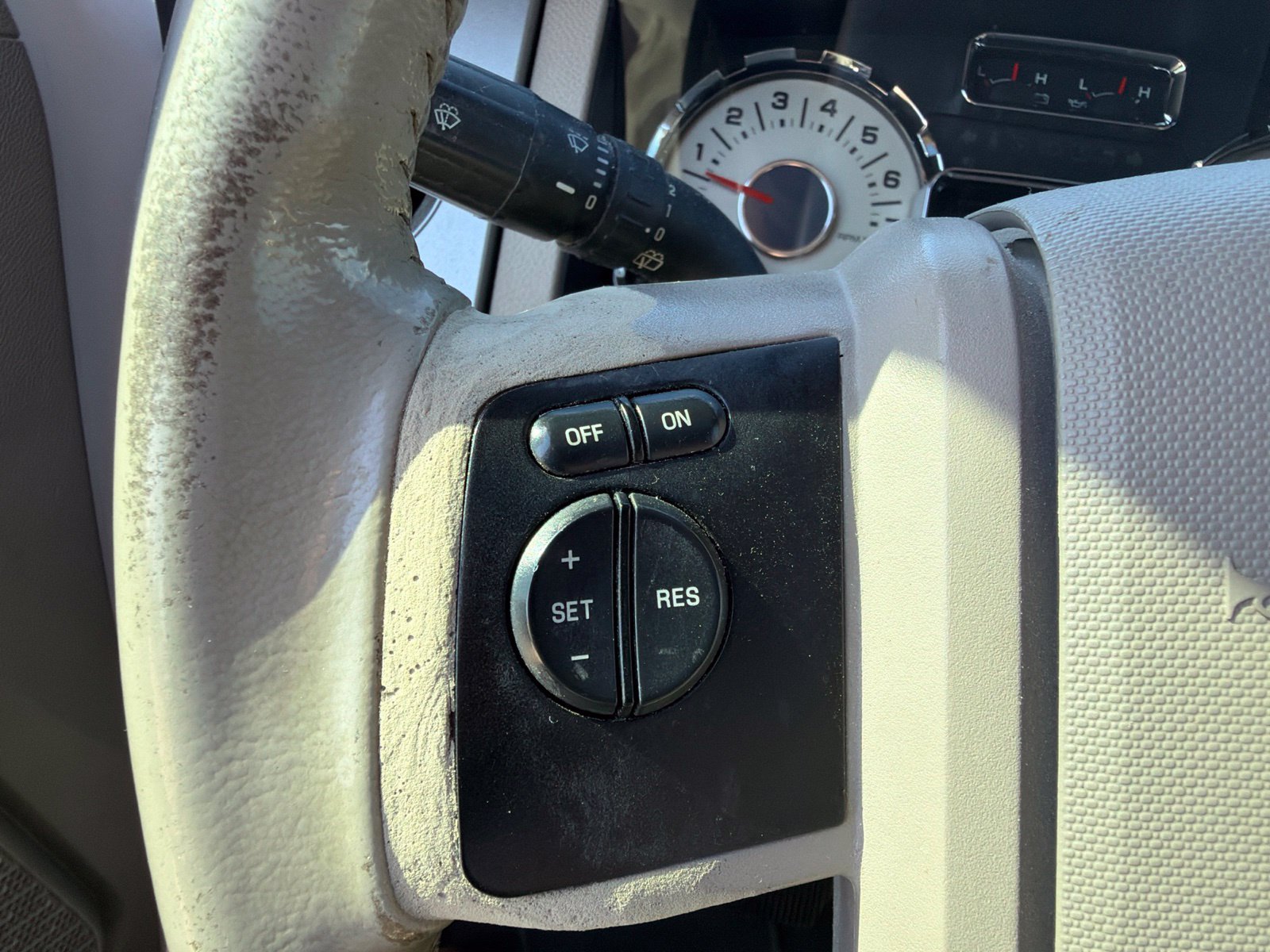 Used 2010 Ford Expedition Limited RWD image 18