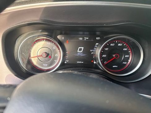 Used 2019 Dodge Charger SXT RWD image 14