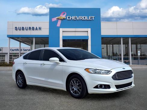 Used 2016 Ford Fusion Titanium AWD/4WD image 3