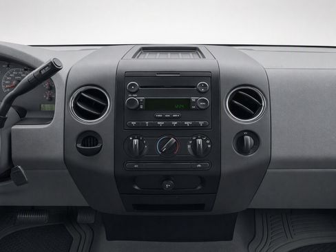 Used 2005 Ford F150 XLT RWD image 10
