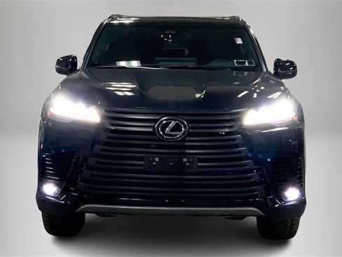 Used 2025 Lexus LX 700h Overtrail image 3