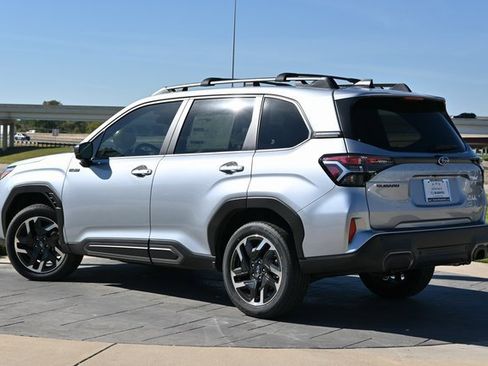 New 2025 Subaru Forester Limited w/ Popular Package image 5