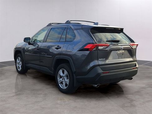 Used 2020 Toyota RAV4 XLE image 6