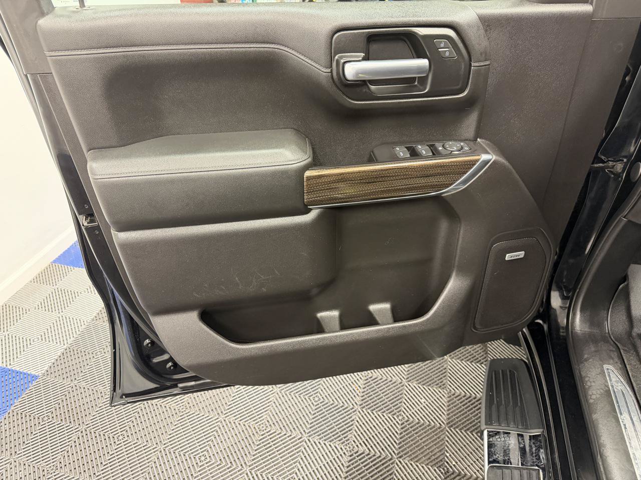 Used 2019 Chevrolet Silverado 1500 RST w/ All-Star Edition AWD/4WD image 5