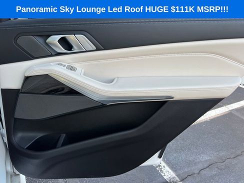 Used 2021 BMW X7 M50i w/ Dynamic Handling Package image 39
