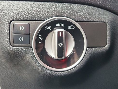 Used 2018 Mercedes-Benz GLA 250 4MATIC image 17