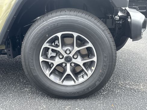 New 2025 Jeep Gladiator Sport image 11