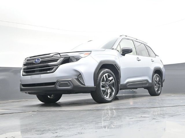 Used 2025 Subaru Forester Limited AWD/4WD image 37