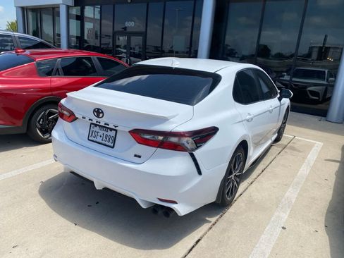 Used 2022 Toyota Camry SE FWD image 15
