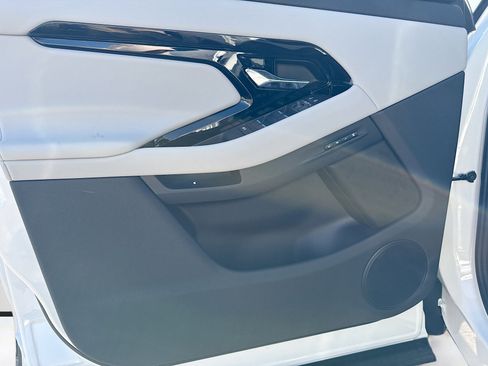 New 2026 Land Rover Range Rover Evoque Dynamic SE image 21
