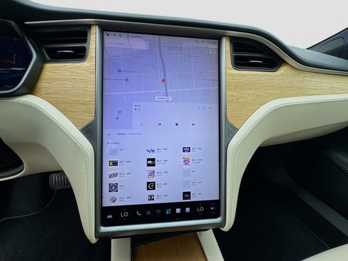 Used 2020 Tesla Model S Long Range AWD/4WD image 11