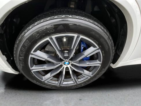 Used 2019 BMW X5 xDrive50i w/ M Sport Package image 19