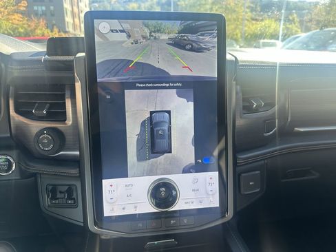 Used 2022 Ford Expedition Platinum image 27