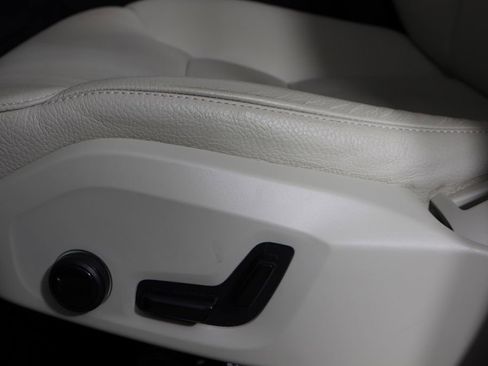 Used 2023 Volvo XC60 B5 Plus w/ Climate Package image 24