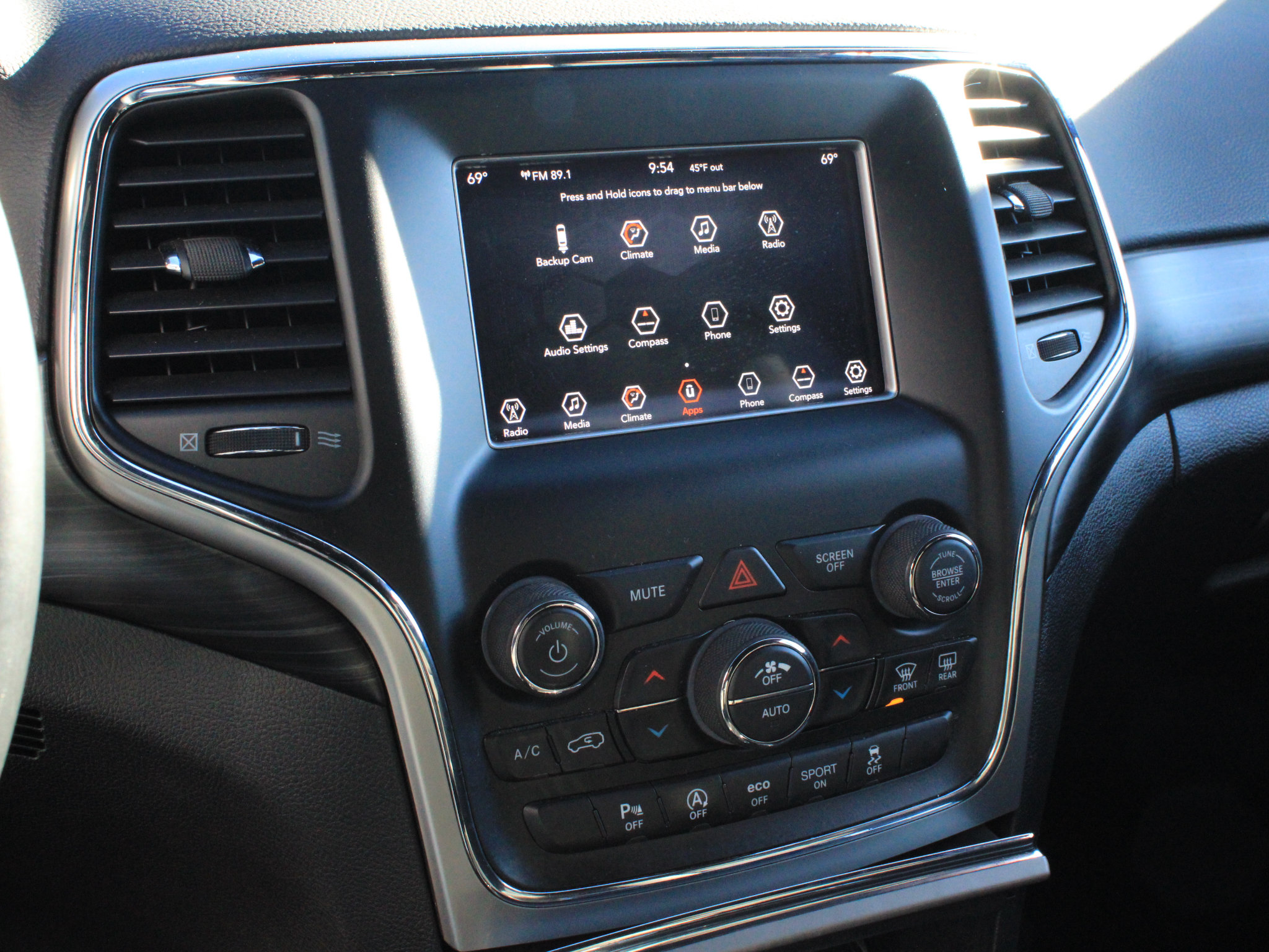 Used 2019 Jeep Grand Cherokee Laredo AWD/4WD image 20