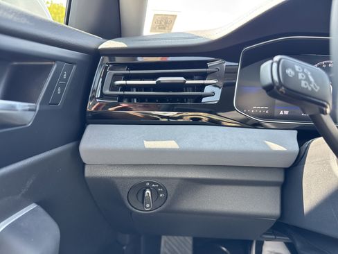 New 2025 Volkswagen Jetta SE image 23