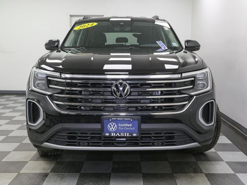 Used 2024 Volkswagen Atlas SE w/ Black Wheel Package image 4