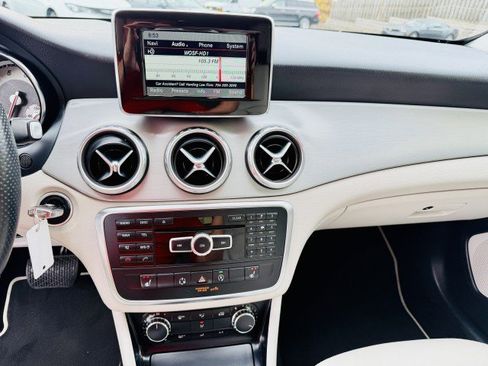 Used 2015 Mercedes-Benz GLA 250 image 11