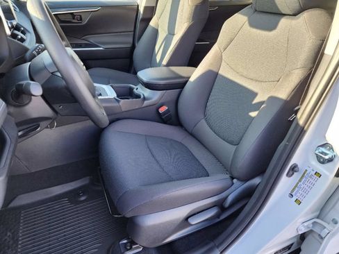 Used 2023 Toyota RAV4 LE FWD image 23