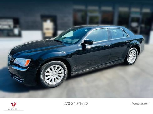 Used 2014 Chrysler 300 RWD image 1
