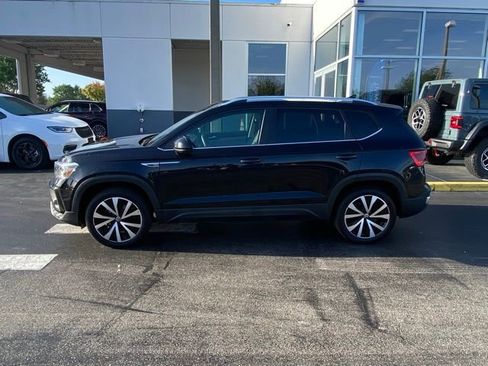 Used 2024 Volkswagen Taos SE image 6