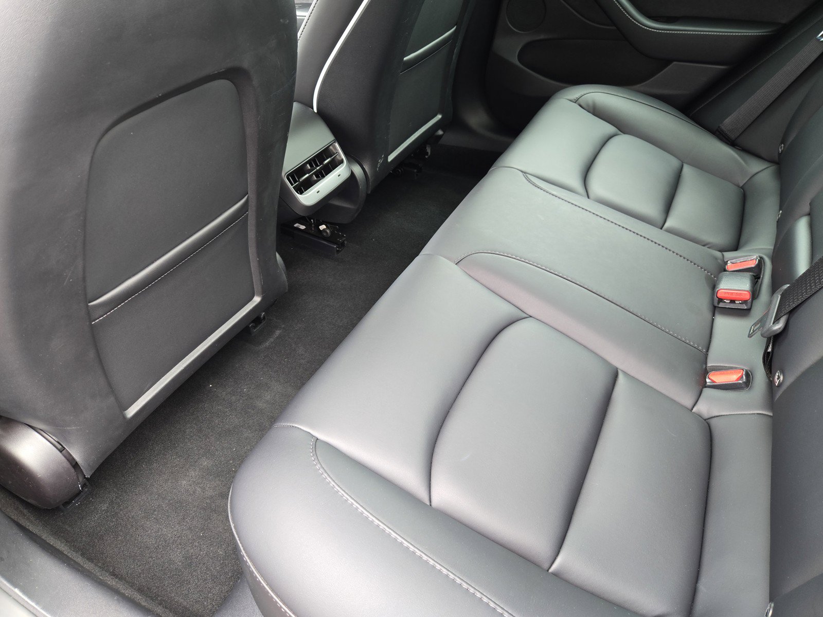 Used 2022 Tesla Model 3 RWD image 11