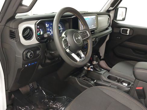 Used 2024 Jeep Wrangler Sahara w/ Technology Group image 17