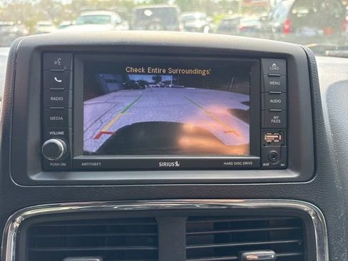 Used 2020 Dodge Grand Caravan SXT w/ Driver Convenience Group FWD image 22