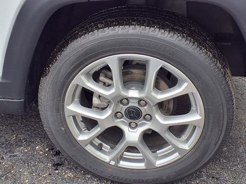 Used 2025 Jeep Compass Limited AWD/4WD image 21