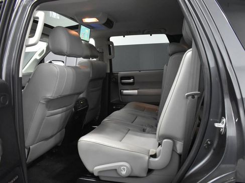 Used 2018 Toyota Sequoia Limited w/ Safety & Convenience Package AWD/4WD image 25