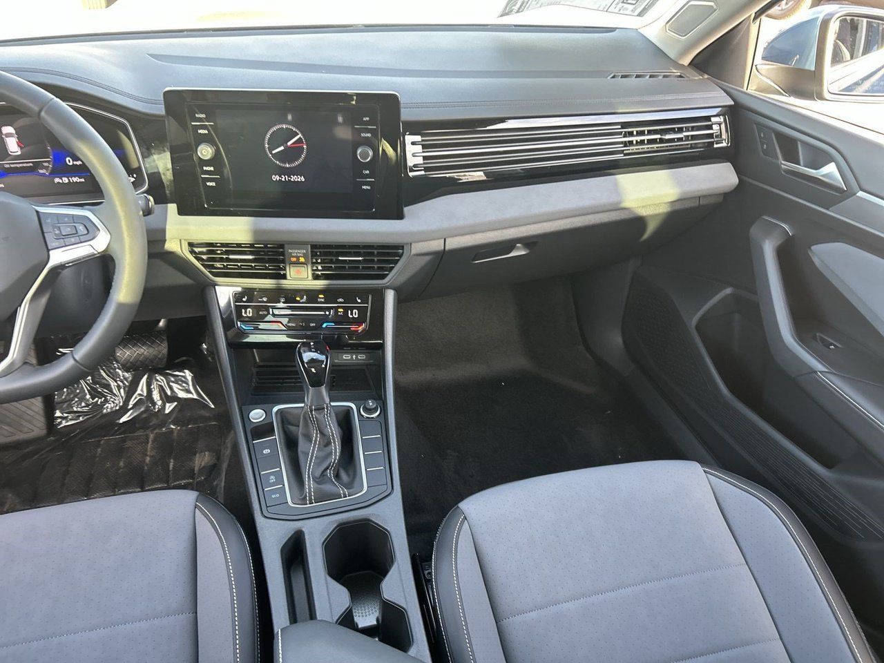 New 2027 Volkswagen Jetta SE FWD image 12