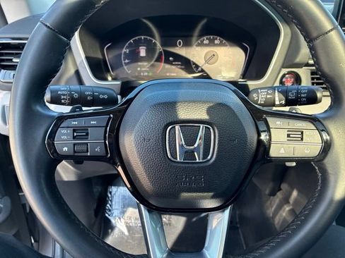 Used 2025 Honda Pilot Touring image 22