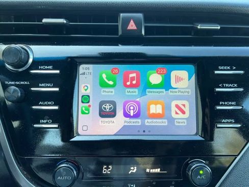 Used 2018 Toyota Camry SE w/ Convenience Package FWD image 39