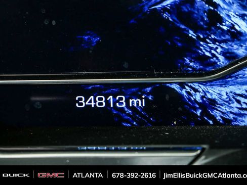 Used 2024 GMC Sierra 2500 AT4X image 9