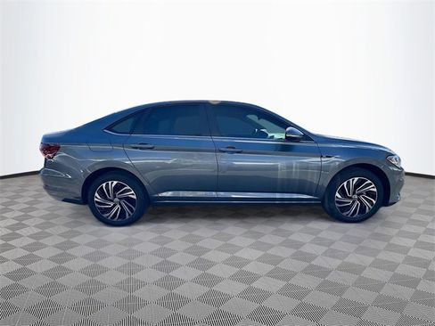 Used 2021 Volkswagen Jetta SEL Premium image 8
