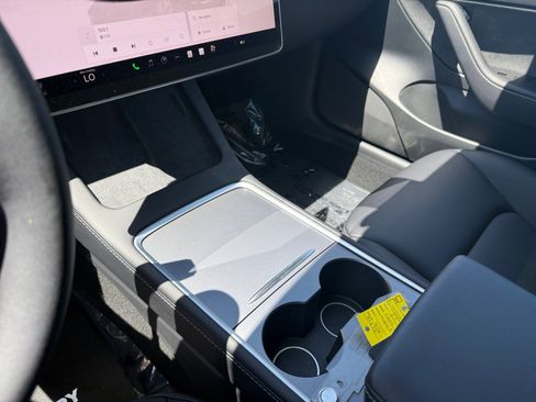 Used 2022 Tesla Model 3 RWD image 13