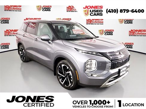 Used 2023 Mitsubishi Outlander SE image 1